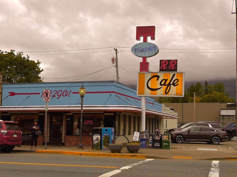A Snoqualmie Valley Diner on North Bend Way A Snoqualmie Valley Diner on North Bend Way