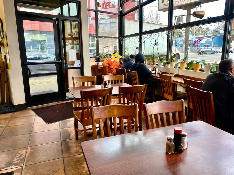 A Snug Little Dining Room With Plants And Pep Talks On The Walls A Snug Little Dining Room With Plants And Pep Talks On The Walls