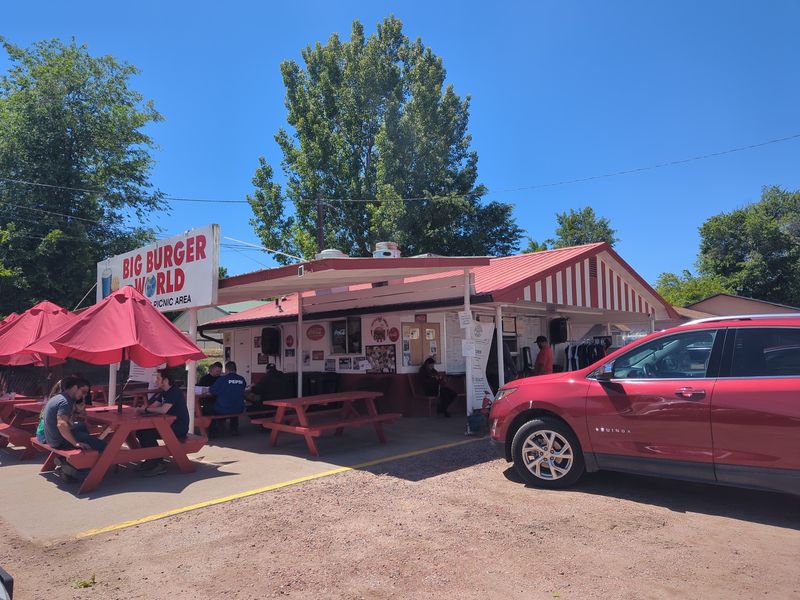 A Stop That Fits Families, Couples, And Solo Diners