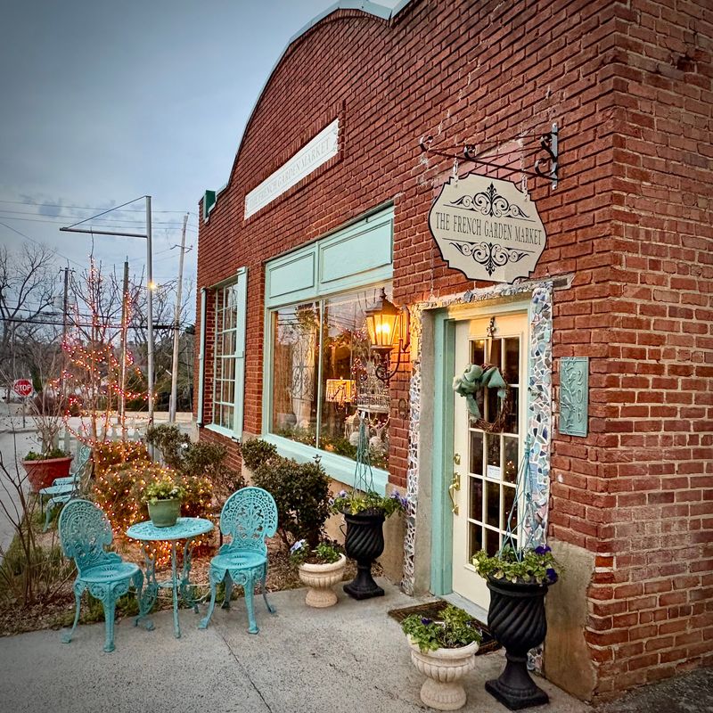 A Storybook Setting Right In The Heart Of Edgefield A Storybook Setting Right In The Heart Of Edgefield