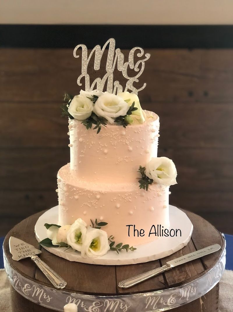 Custom Cakes That Become Centerpieces