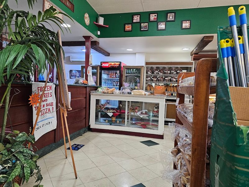 Why One Visit To Viro's Turns You Into A Devoted Regular