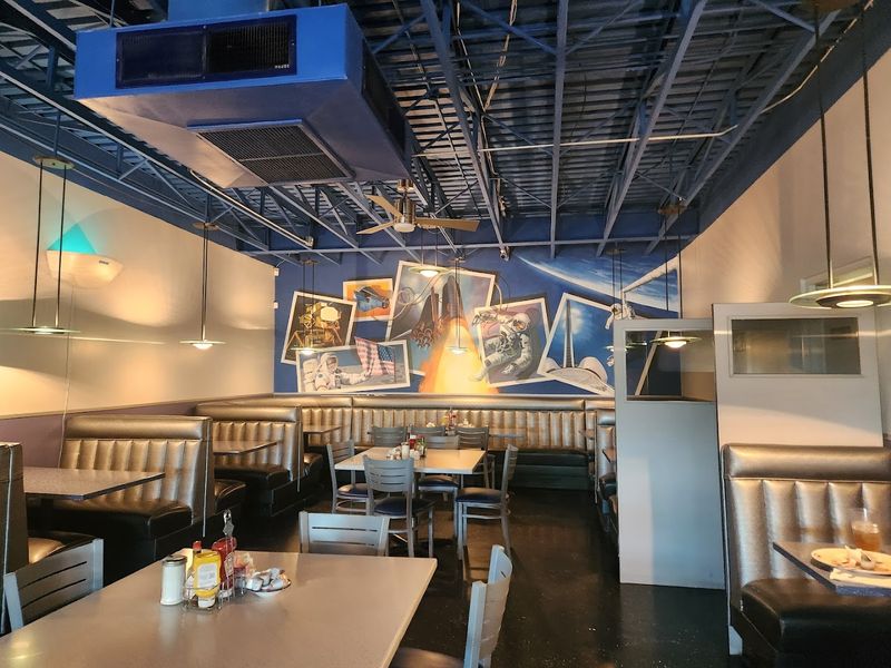 A UFO That Serves Pancakes: The Iconic Exterior