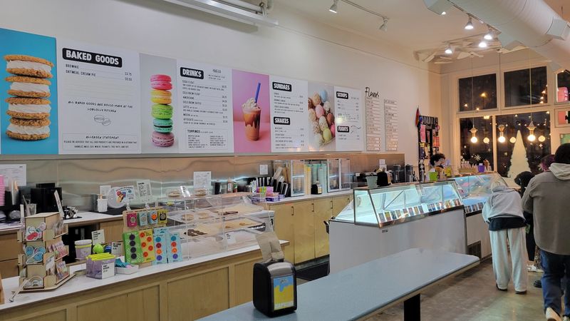 A Cozy Neighborhood Atmosphere