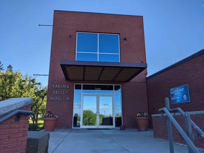 A Valley Storehouse on Tieton Drive A Valley Storehouse on Tieton Drive