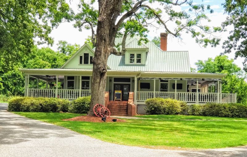 A Victorian Home That Became Jefferson's Most Beloved Dining Destination