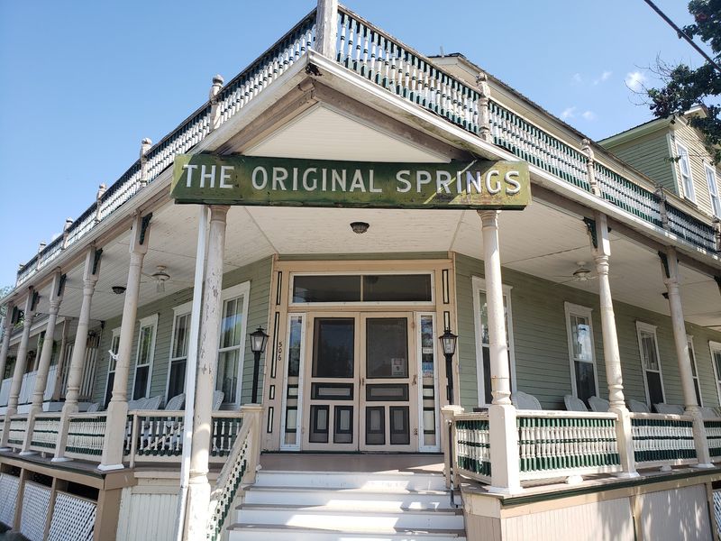 A Victorian Spa Hotel In Small-Town Okawville