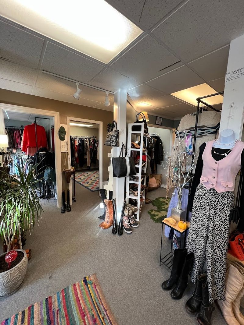 Evergreen Consignment, Traverse City