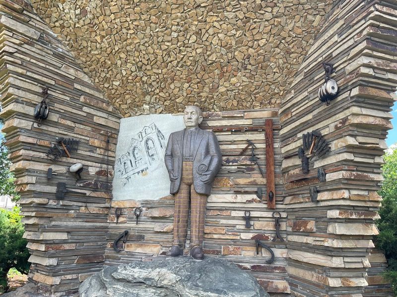 A Visionary Art Environment Unlike Anything In Utah A Visionary Art Environment Unlike Anything In Utah