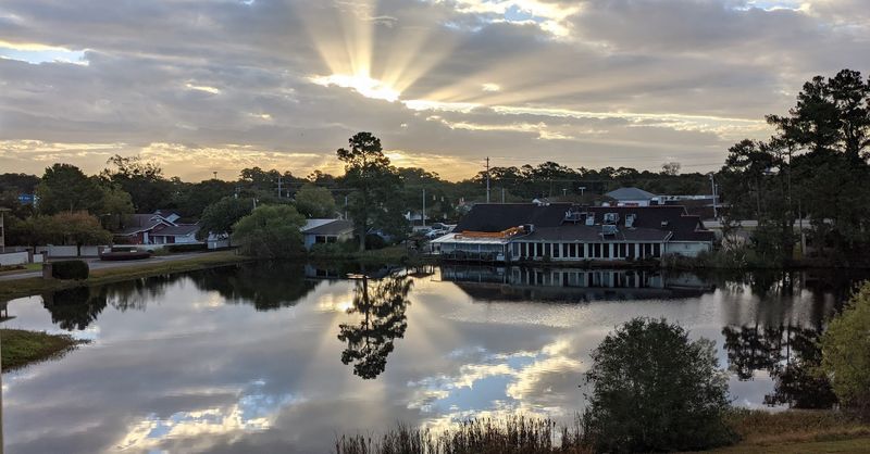 A Waterside Patio Worth Knowing About