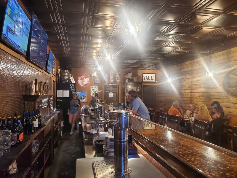 A Woodsy, Chill Taproom Setting