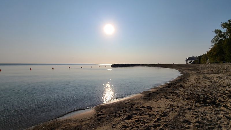 A shoreline shaped by calm and scale
