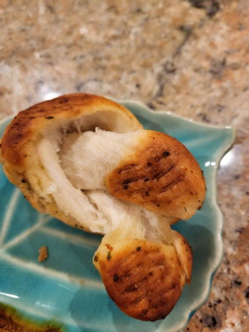 AVOID: New York Bakery Garlic Knots & Breadsticks