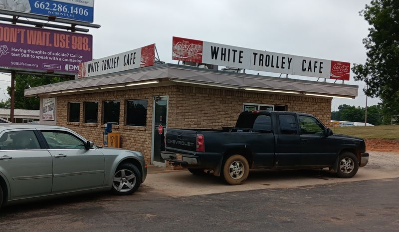 White Trolley Café — Corinth