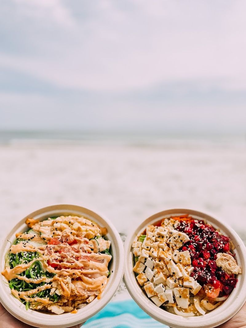 Acai And Pitaya Bowls That Double As A Tropical Treat Acai And Pitaya Bowls That Double As A Tropical Treat
