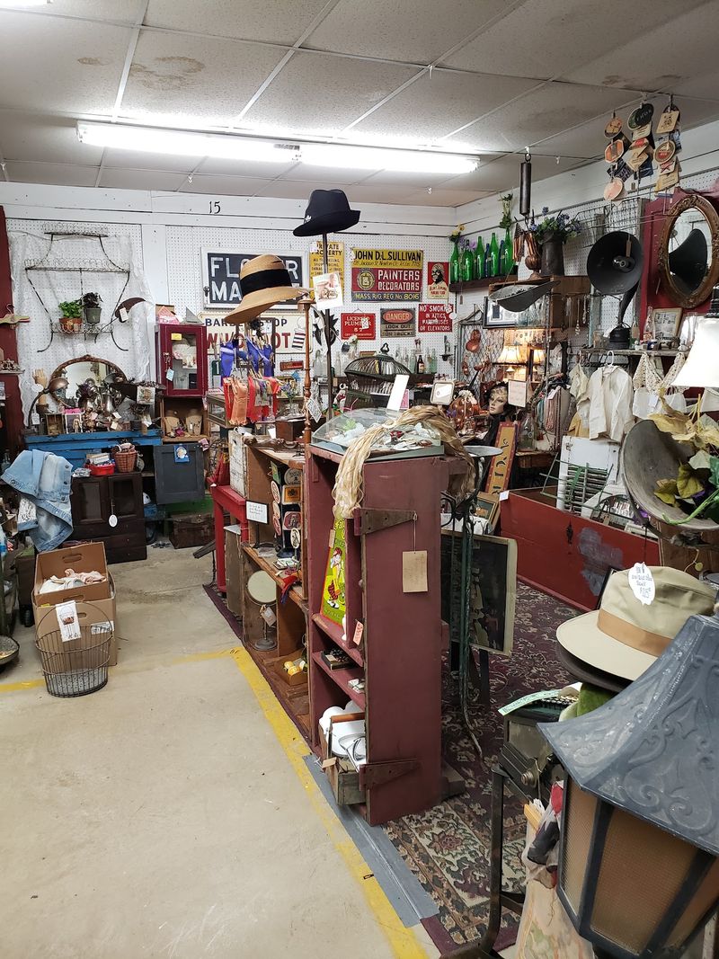 Adamstown Antique Mall, Adamstown, PA Adamstown Antique Mall, Adamstown, PA