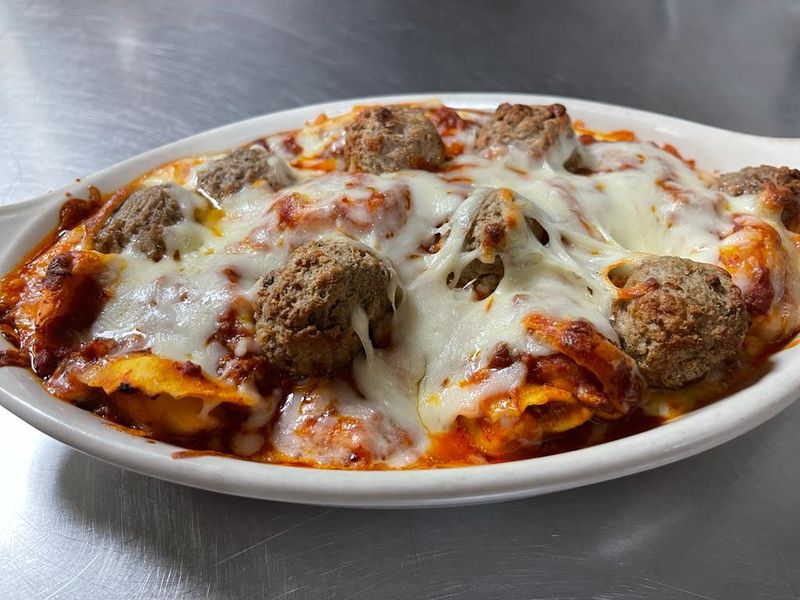 Go Classic Italian at Cavataio’s Restaurant & Pizzeria