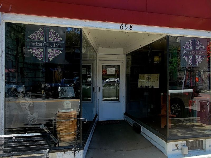 Main Street Shopping on a Shoestring Budget