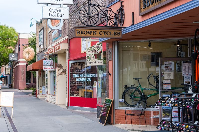 The Kind of Downtown That Rewards a Slow Walk