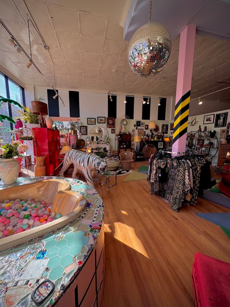 Paradise Galleria, Cleveland, OH