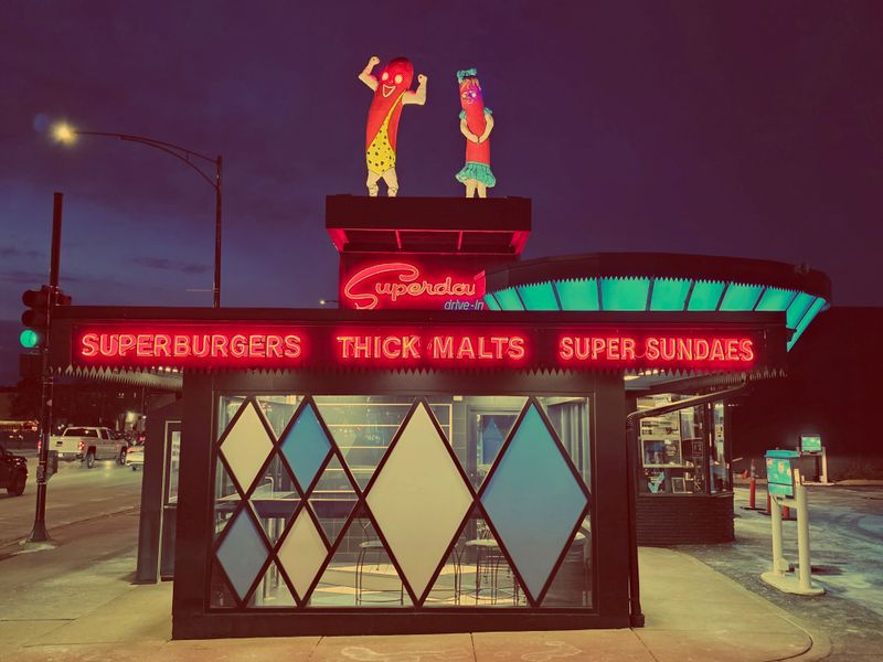 Superdawg Drive-In – Chicago (6363 N Milwaukee Ave)