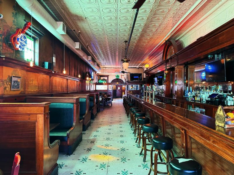 Cerno's Bar & Grill – Kewanee