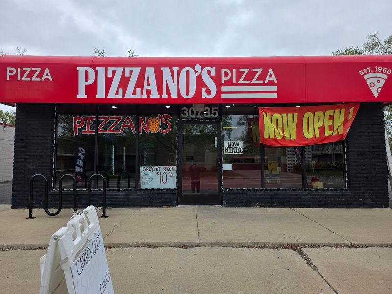 Pizzano’s Pizza And Grinderz, Southfield