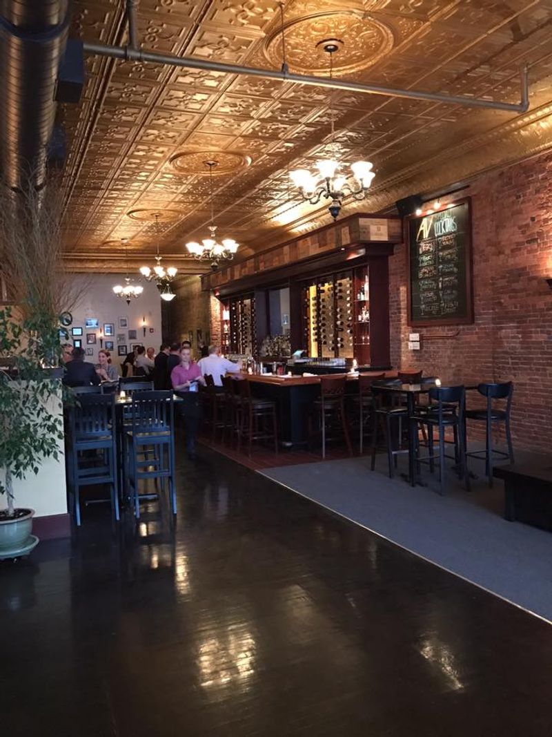 AV Restaurant & Lounge