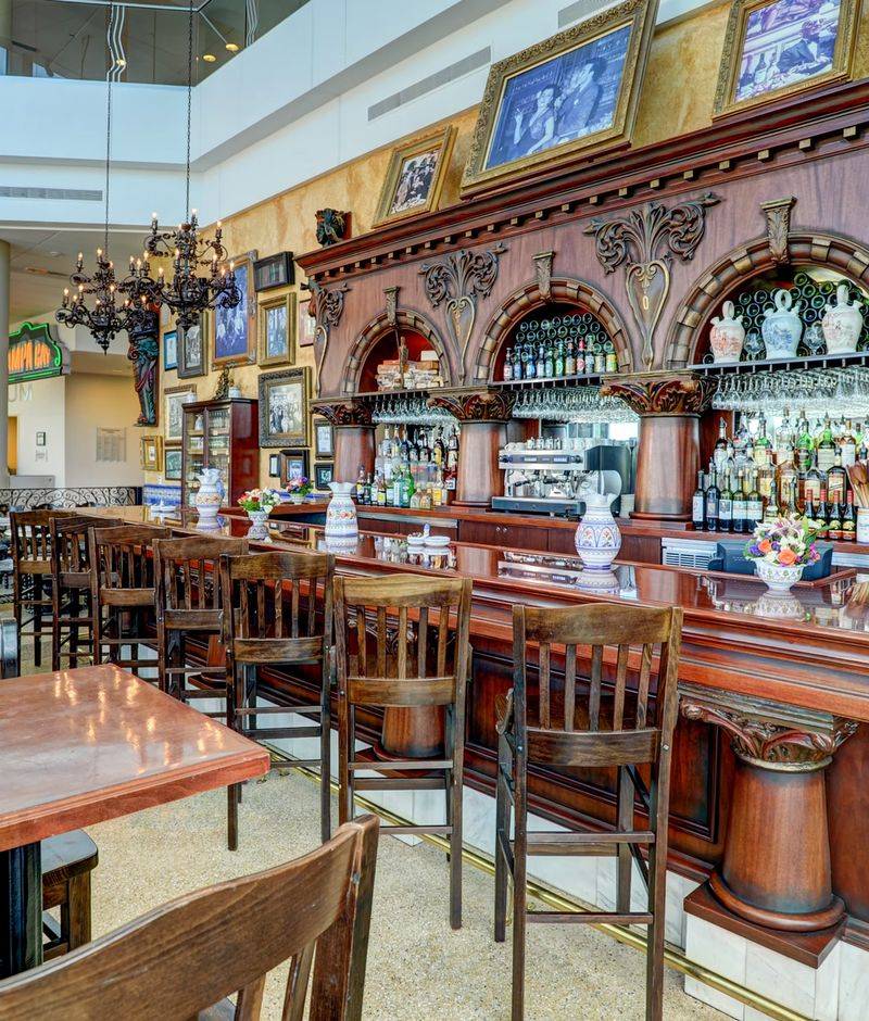 The Columbia Cafe At The Tampa Bay History Center