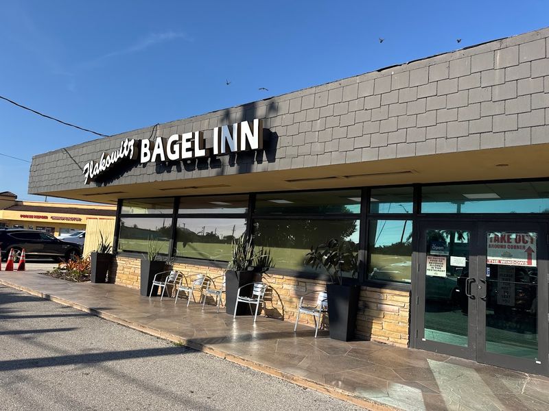 Flakowitz Bagel Inn & Bakery