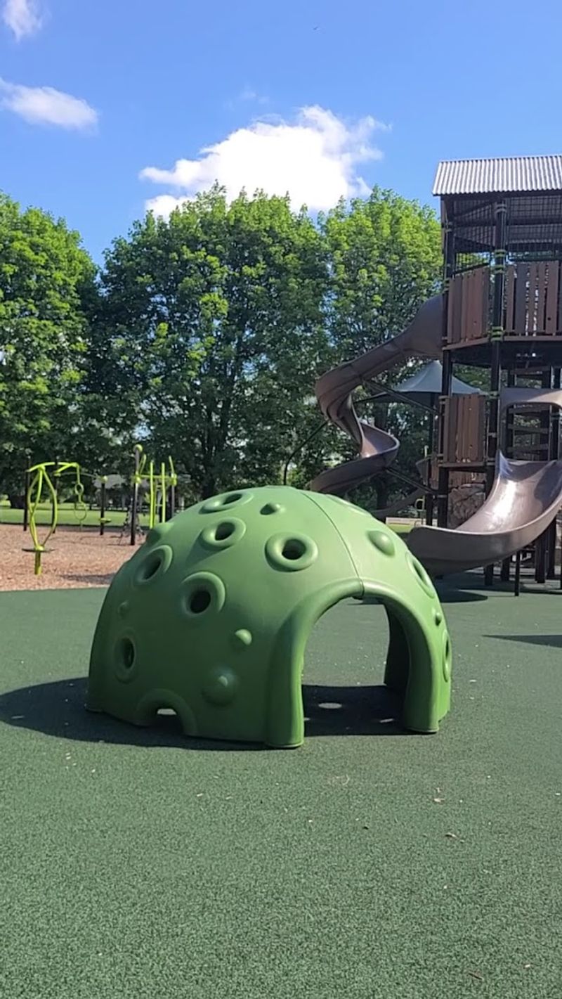 Bay Court Park Playground, Clarkston