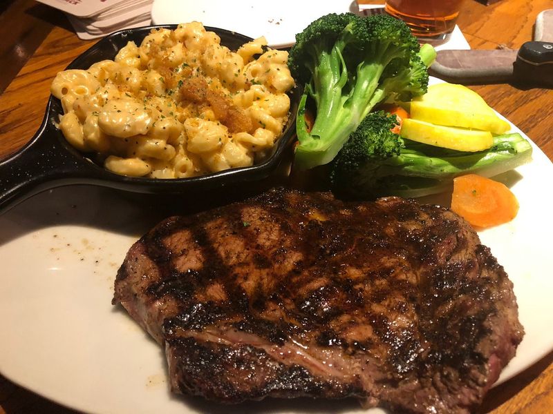 Steakhouse Mac & Cheese: Heavy Handed Heaviness