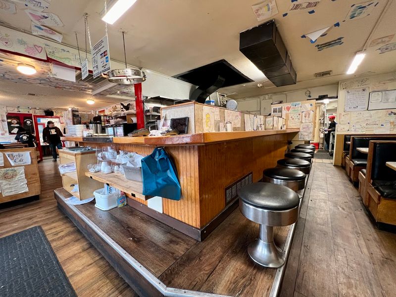 Late-Night Hours That Save Hungry Night Owls