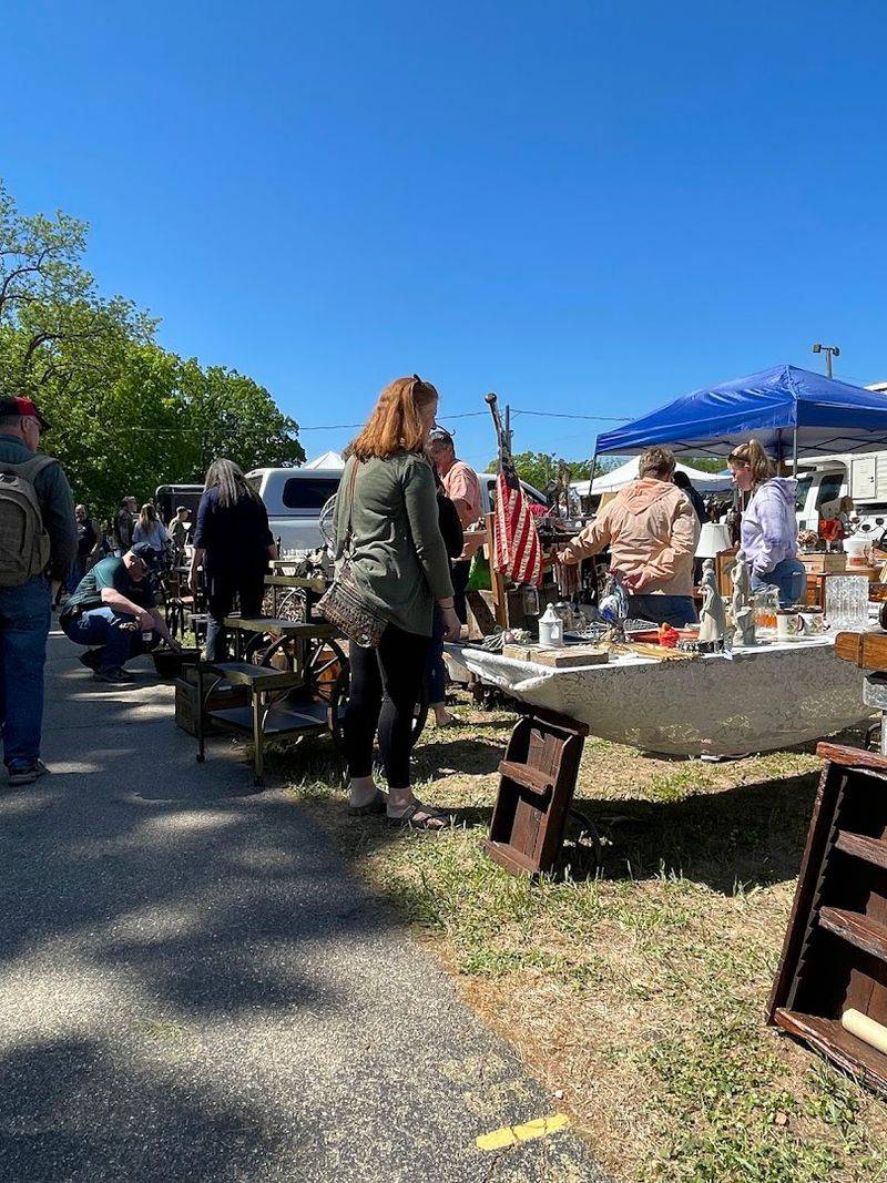 Allegan Antiques Market, Allegan