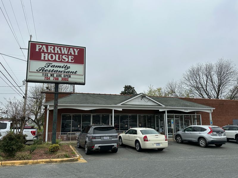 Parkway House Family Restaurant