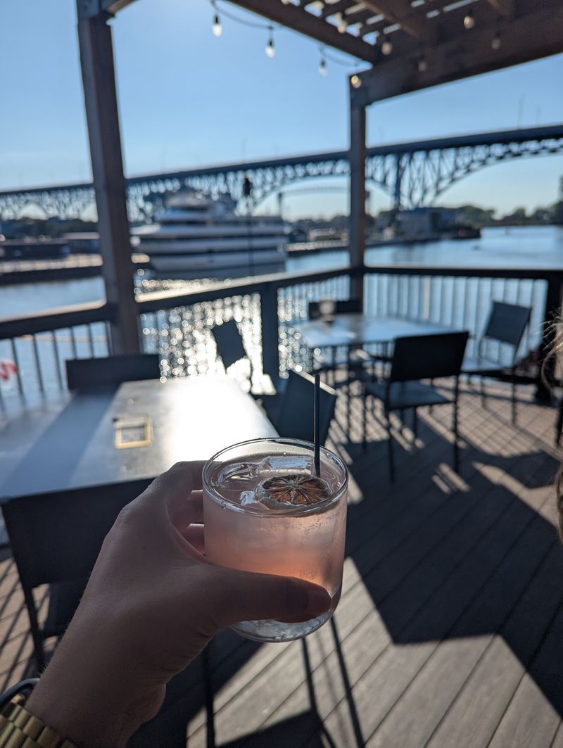 1330 On The River, Cleveland