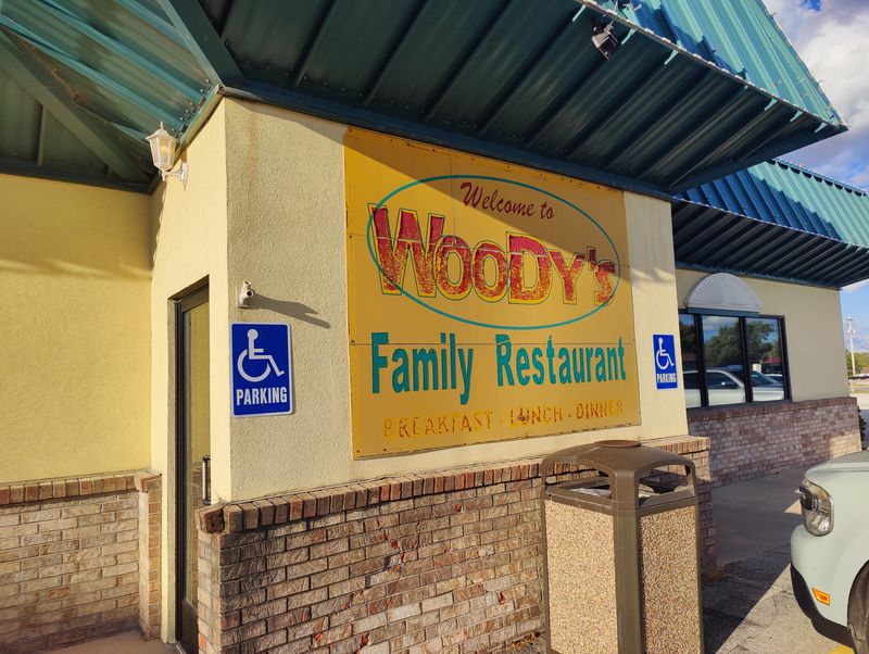 Woody's Family Restaurant – Edwardsville
