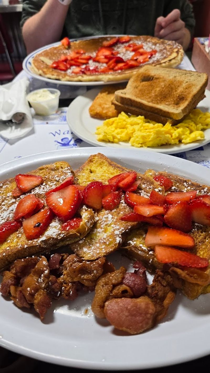 Al's Big Breakfast Is An Enormous, Legendary Order Al's Big Breakfast Is An Enormous, Legendary Order