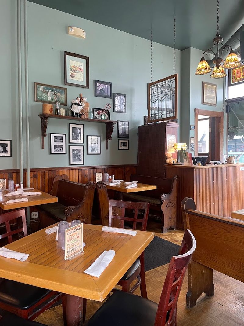 Al's Cafe & Creamery