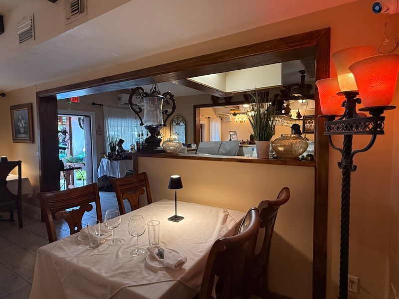 Ambiance And Decor That Make You Want To Linger