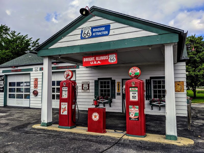 Ambler's Texaco Station, Dwight