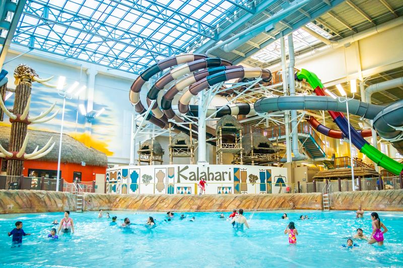 100,000 Square Feet of Indoor Water Park Action