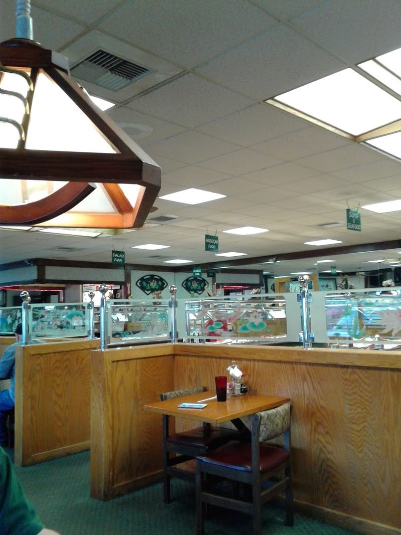 The Atmosphere Inside the Dining Room