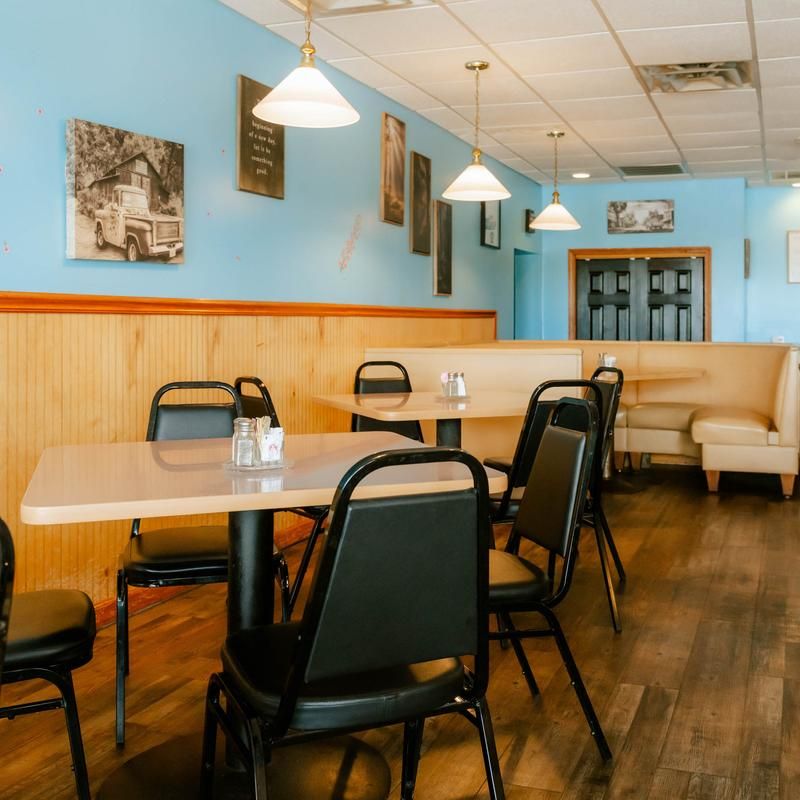 Americana Decor That Fits the Setting