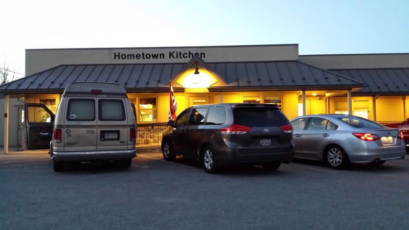 Amish Cooks Run The Kitchen