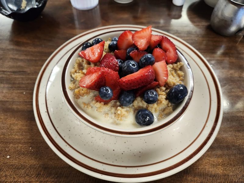 Hours That Reward The Early Riser And The Dinner Planner