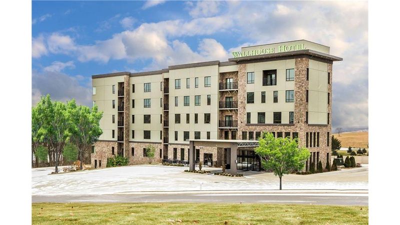 The Wallhouse Hotel – Walnut Creek