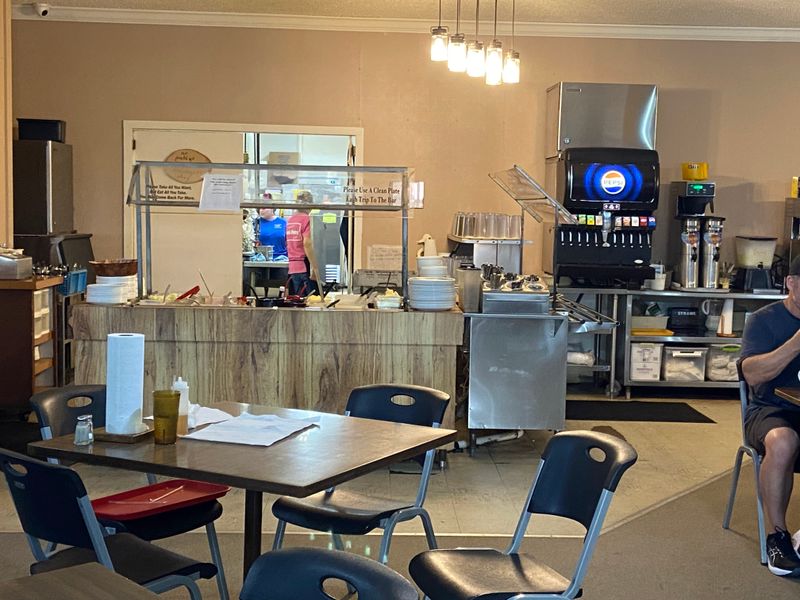 The No-Frills Atmosphere That Prioritizes Food