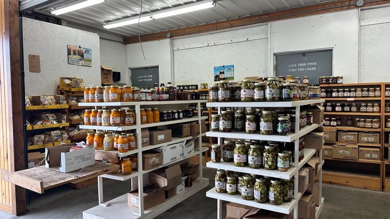 Amish Vendors And Fresh Goods Amish Vendors And Fresh Goods