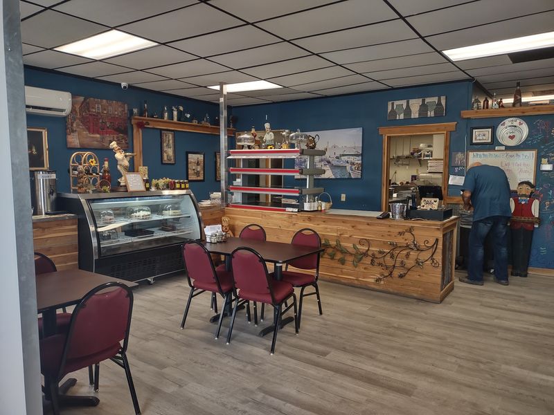 Amore Pizzeria & Bakery